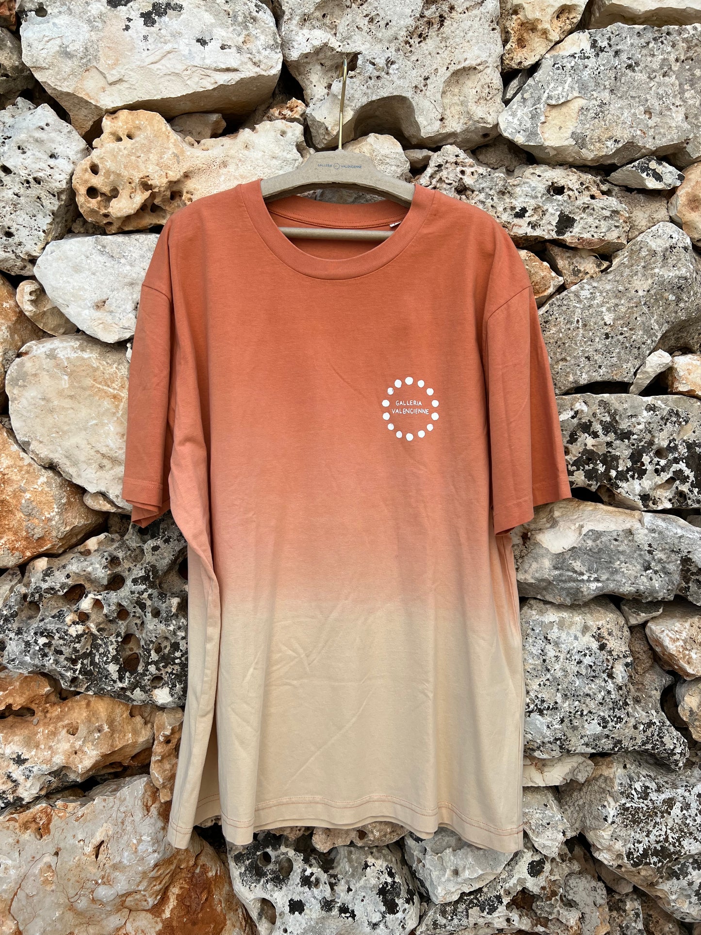 T-shirt - Orange Tie & Dye ‘’ Puglia is the new California ‘’ Unisex